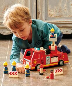 wooden-fire-engine-and-firefighter-play-set-rz5ir.jpg