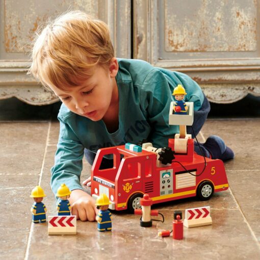 wooden-fire-engine-and-firefighter-play-set-rz5ir.jpg